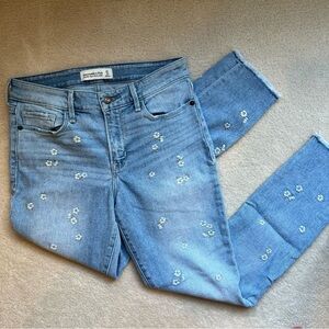 Abercrombie Mid Rise Ankle Skinny Light Blue Embroidered Jeans Size 27